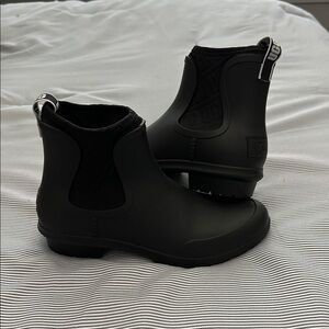 Authentic UGG Women’s Chevonne Boots.